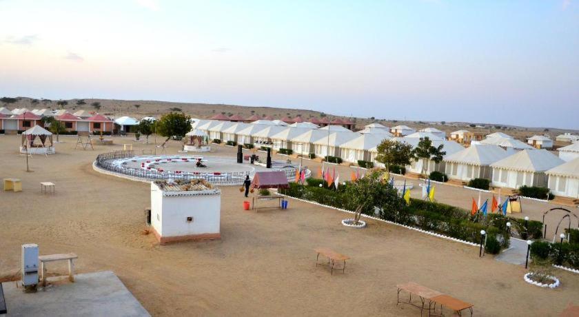 Golden Sandstone Hotel Desert Safari Camp Jaisalmer Exteriör bild